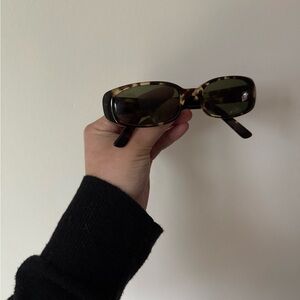 Stylish GUCCI Tortoise Shell Sunglasses